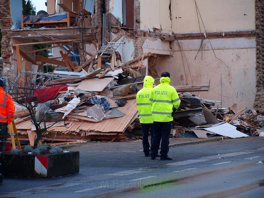 Hausexplosion Bruehl bei Koeln Pingsdorferstr P371.JPG